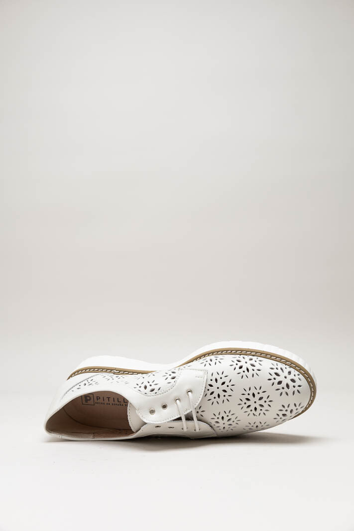 Gebroken wit Veterschoen image