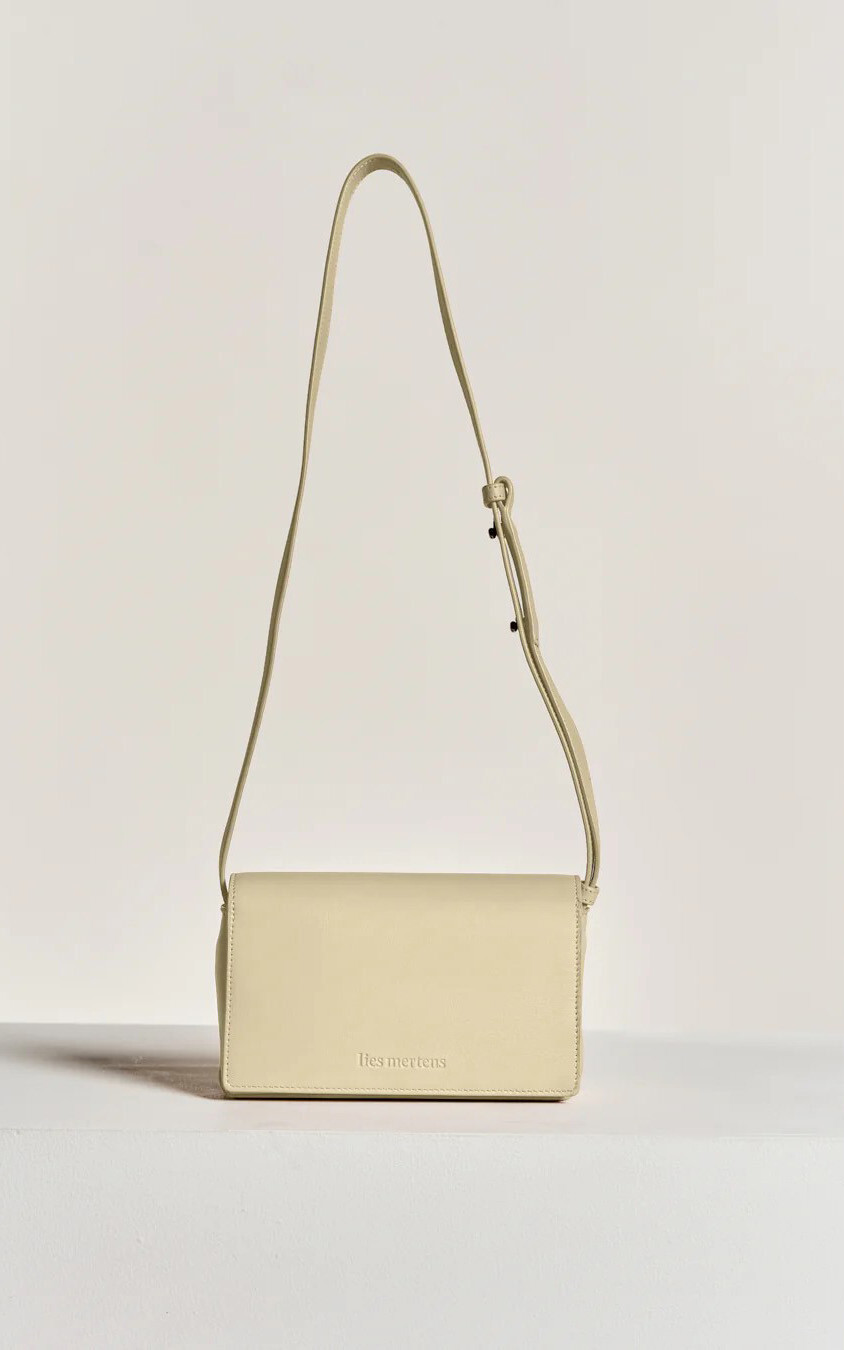 Geel Cross body image