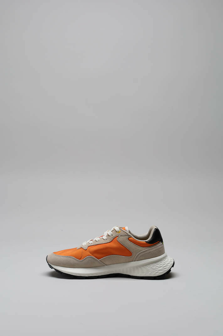 zoom in on Oranje Sneaker image Oranje Sneaker image