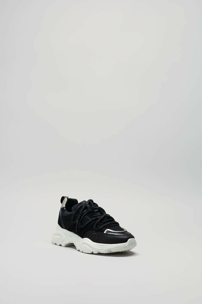 zoom in on Zwart Sneaker image Zwart Sneaker image