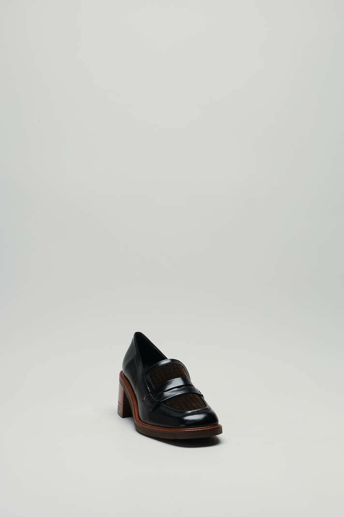 zoom in on Zwart Mocassin hak image Zwart Mocassin hak image