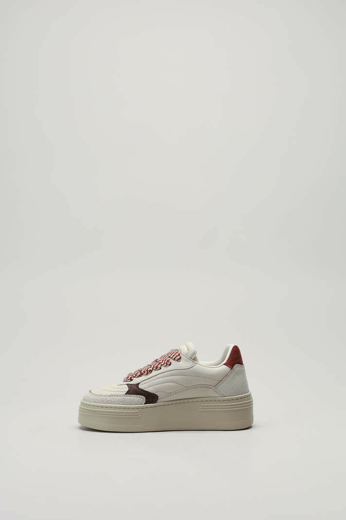 zoom in on Lichtbeige Sneaker image Lichtbeige Sneaker image