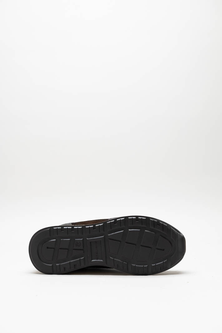 zoom in on Zwart Sneaker image Zwart Sneaker image