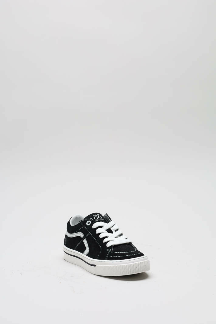 zoom in on Zwart Sneaker image Zwart Sneaker image