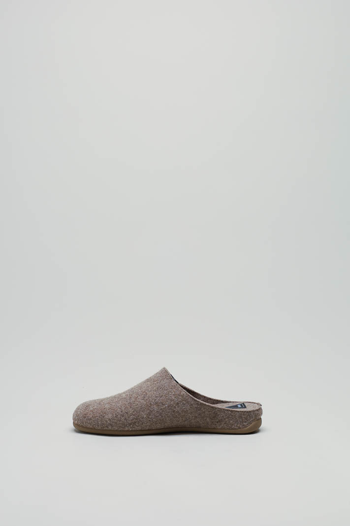 zoom in on Taupe Pantoffel image Taupe Pantoffel image