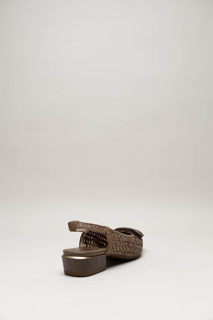 Donkerbruin Ballerina image