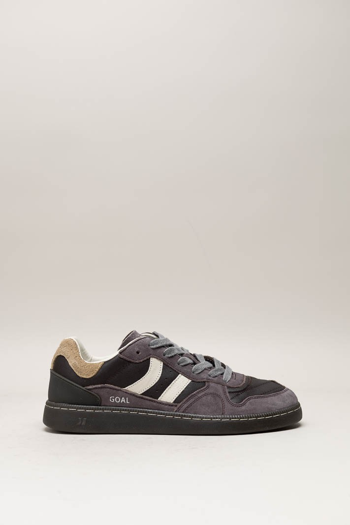 Bruin Sneaker