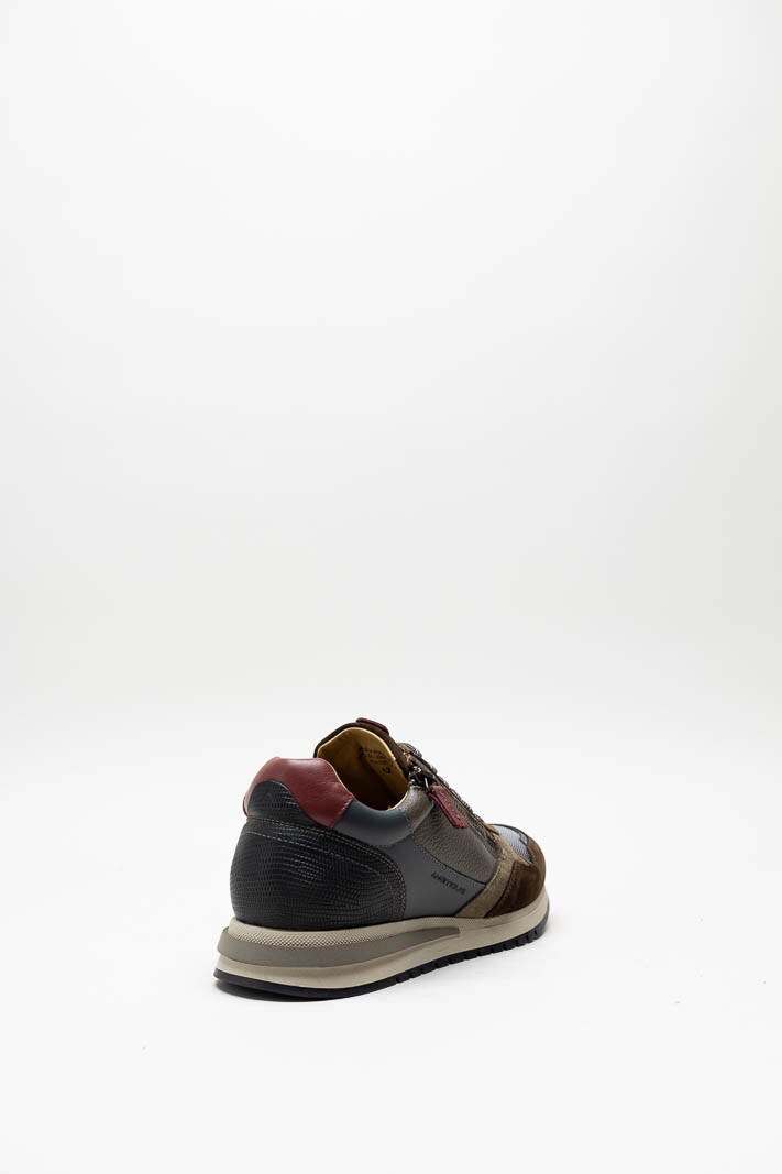zoom in on Bruin Sneaker image Bruin Sneaker image