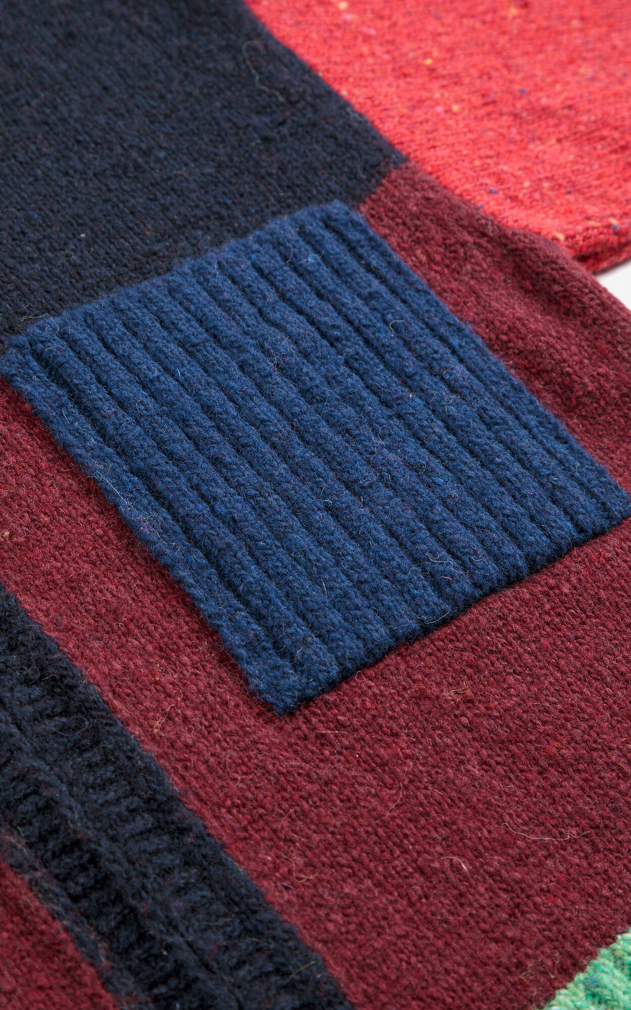 zoom in on Blauw Sweater image Blauw Sweater image