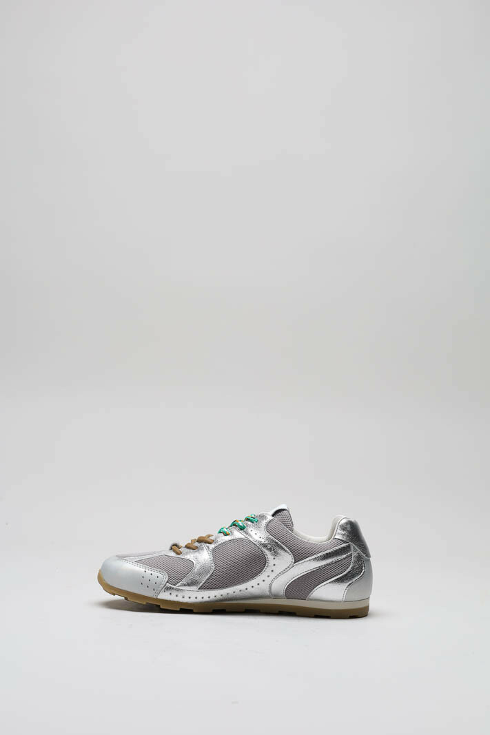 zoom in on Zilver Sneaker image Zilver Sneaker image