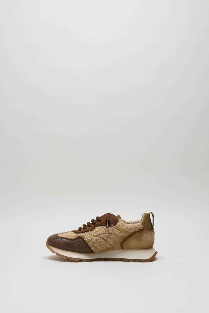 zoom in on Bruin Sneaker image Bruin Sneaker image