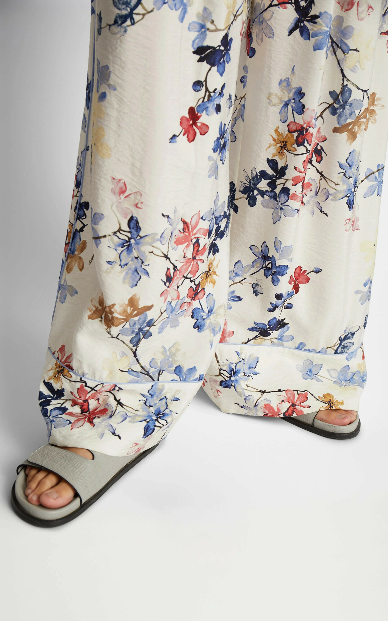 zoom in on Bloemen Broek image Bloemen Broek image