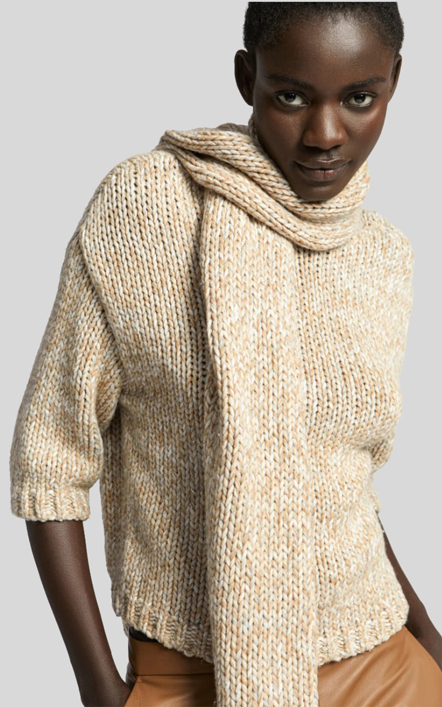 zoom in on Beige Sweater/trui image Beige Sweater/trui image