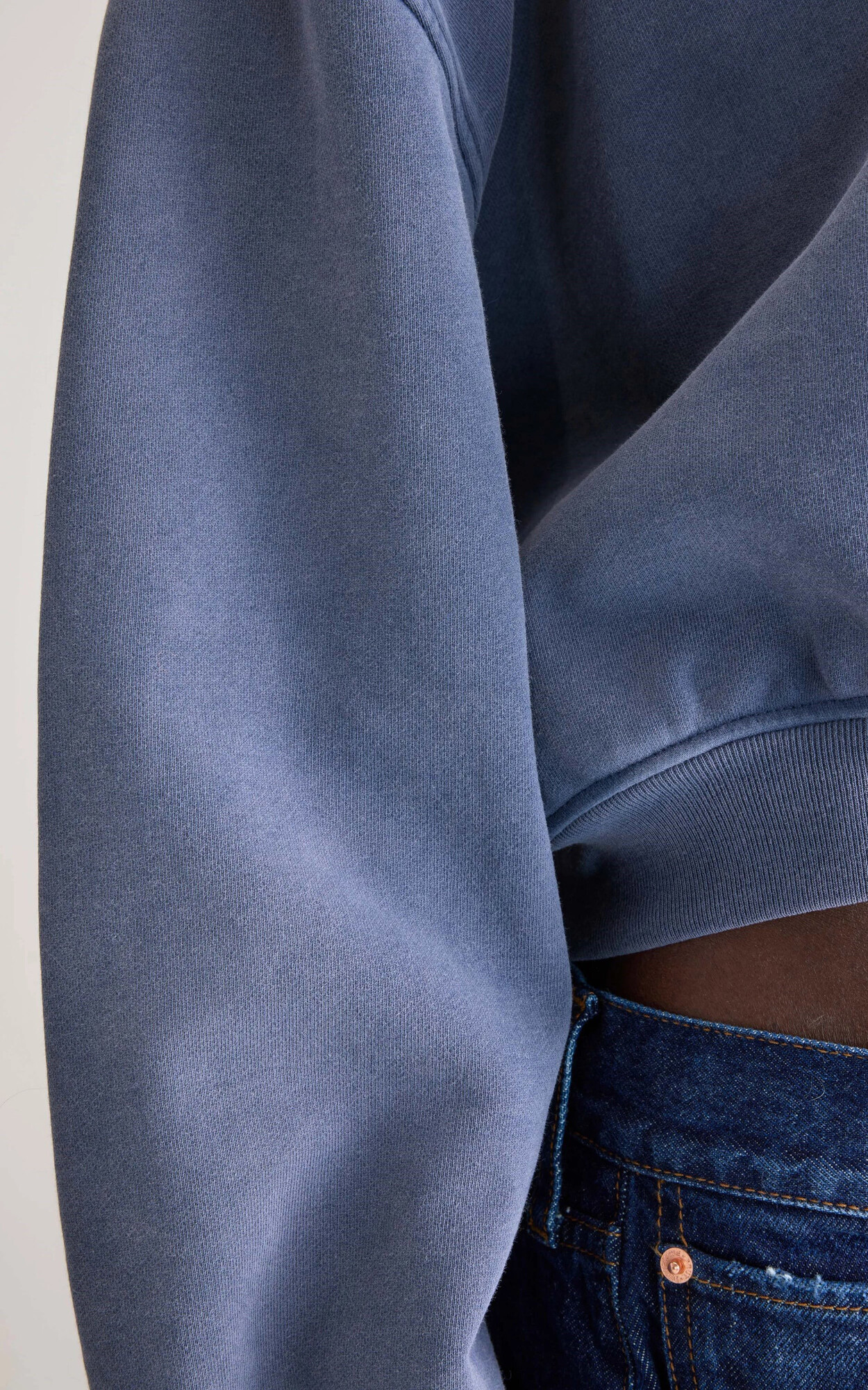 zoom in on Blauw Sweater/trui image Blauw Sweater/trui image