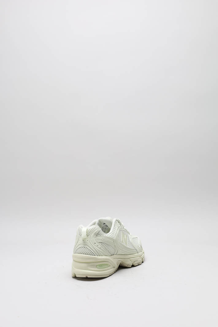 zoom in on Lichtgroen Sneaker image Lichtgroen Sneaker image