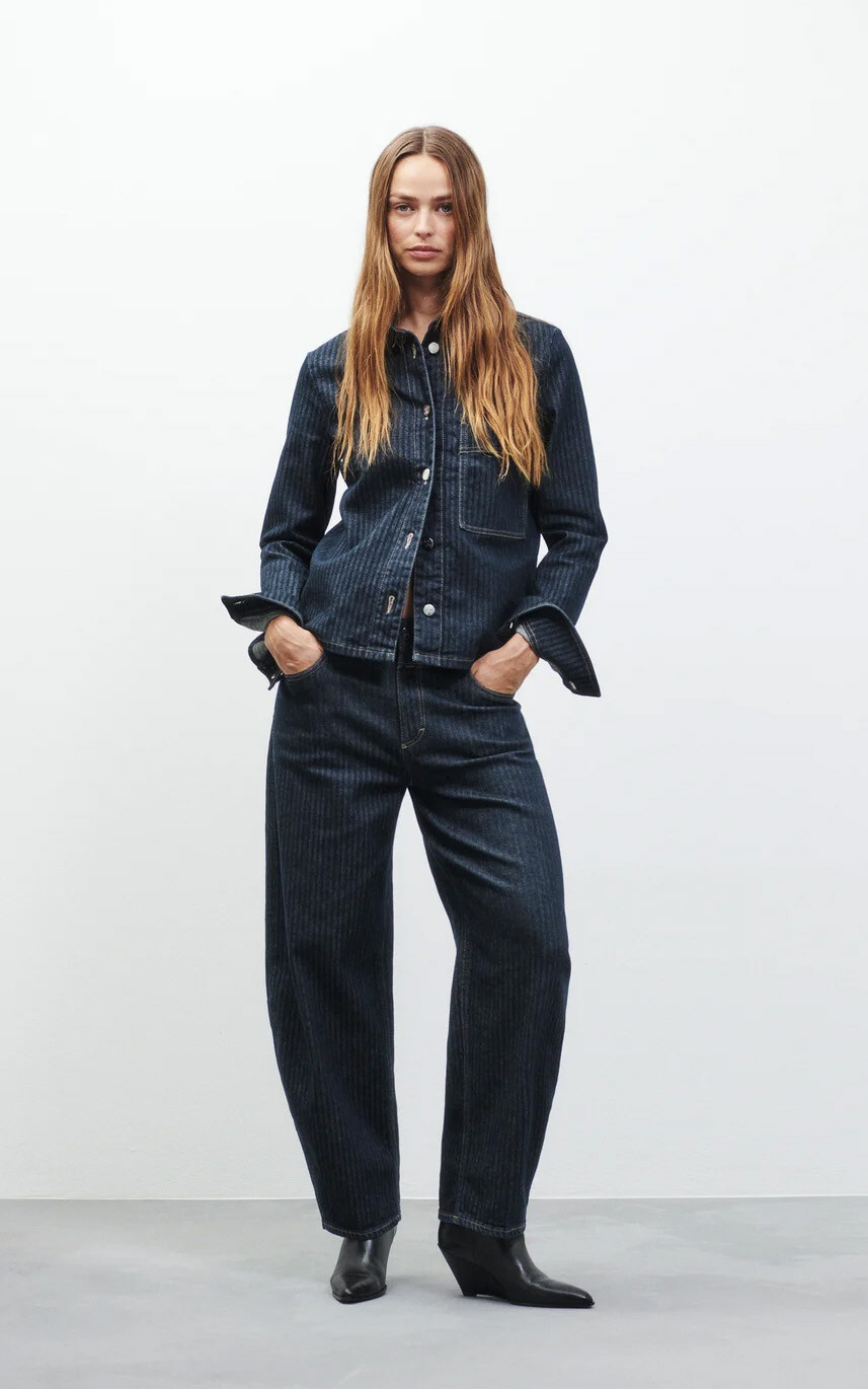 zoom in on Jeans Broek image Jeans Broek image
