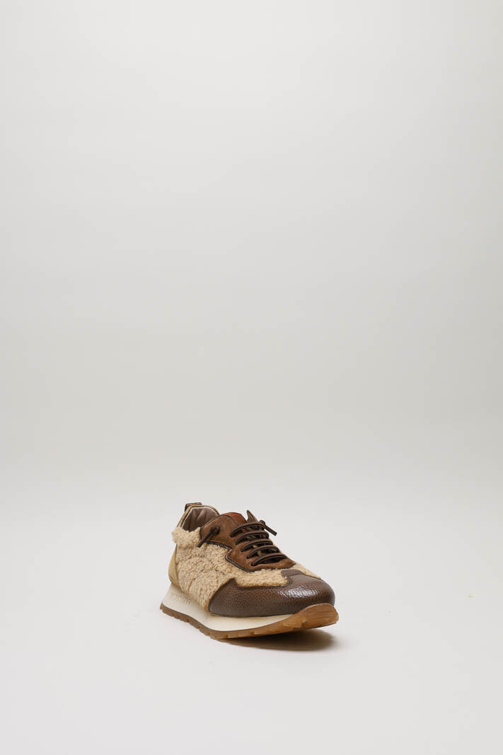 Bruin Sneaker