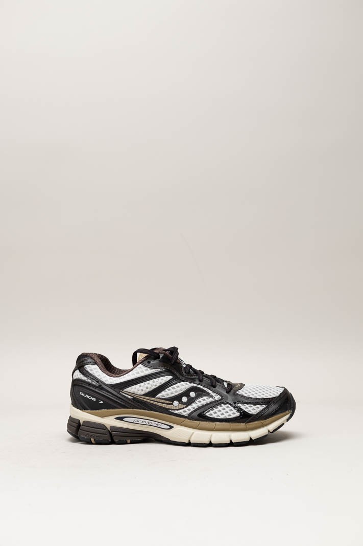 Bruin Sneaker
