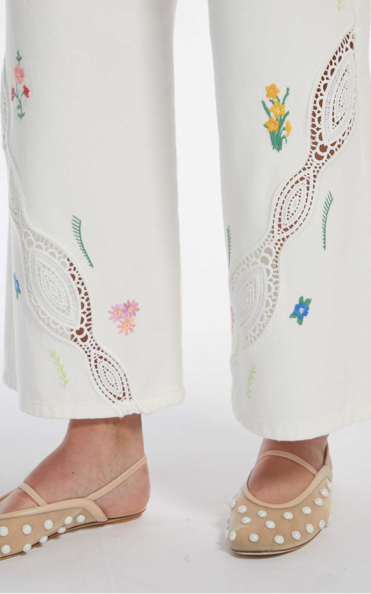 zoom in on Ecru Broek image Ecru Broek image