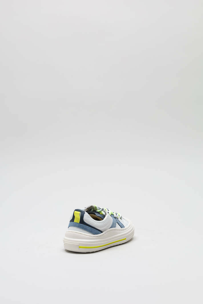 zoom in on Wit Sneaker image Wit Sneaker image