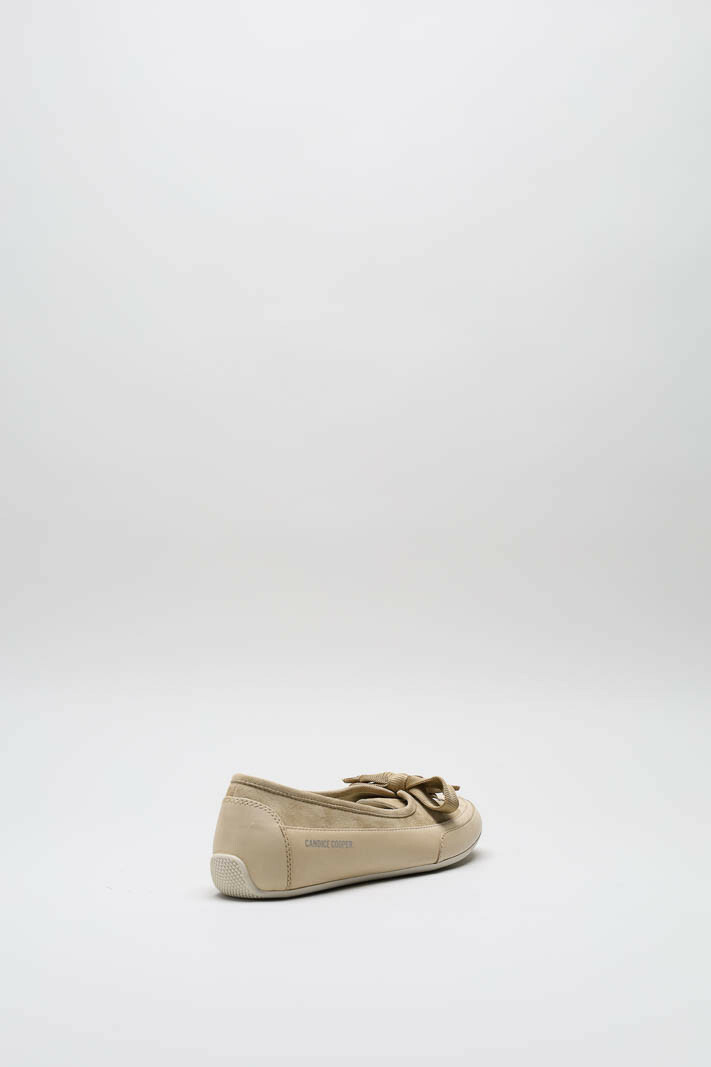 zoom in on Lichtbeige Ballerina image Lichtbeige Ballerina image