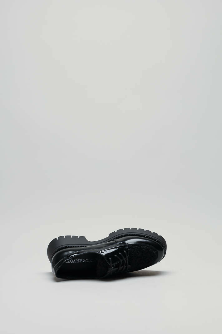 zoom in on Zwart Veterschoen image Zwart Veterschoen image