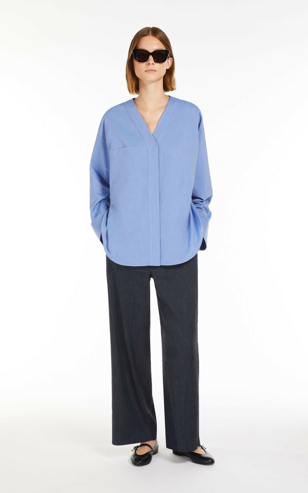 zoom in on Blauw Blouse image Blauw Blouse image