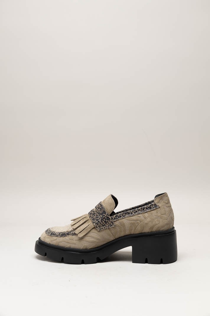 Taupe Mocassin hak image