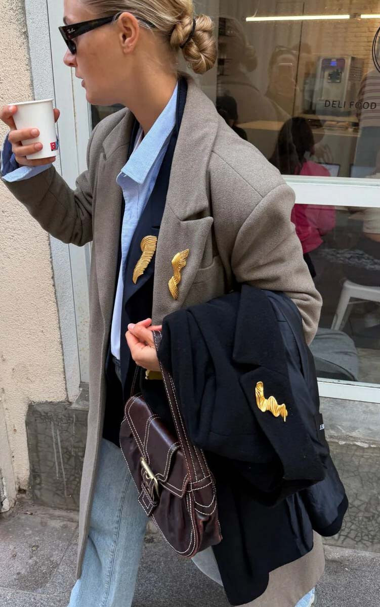 Goud Broche image