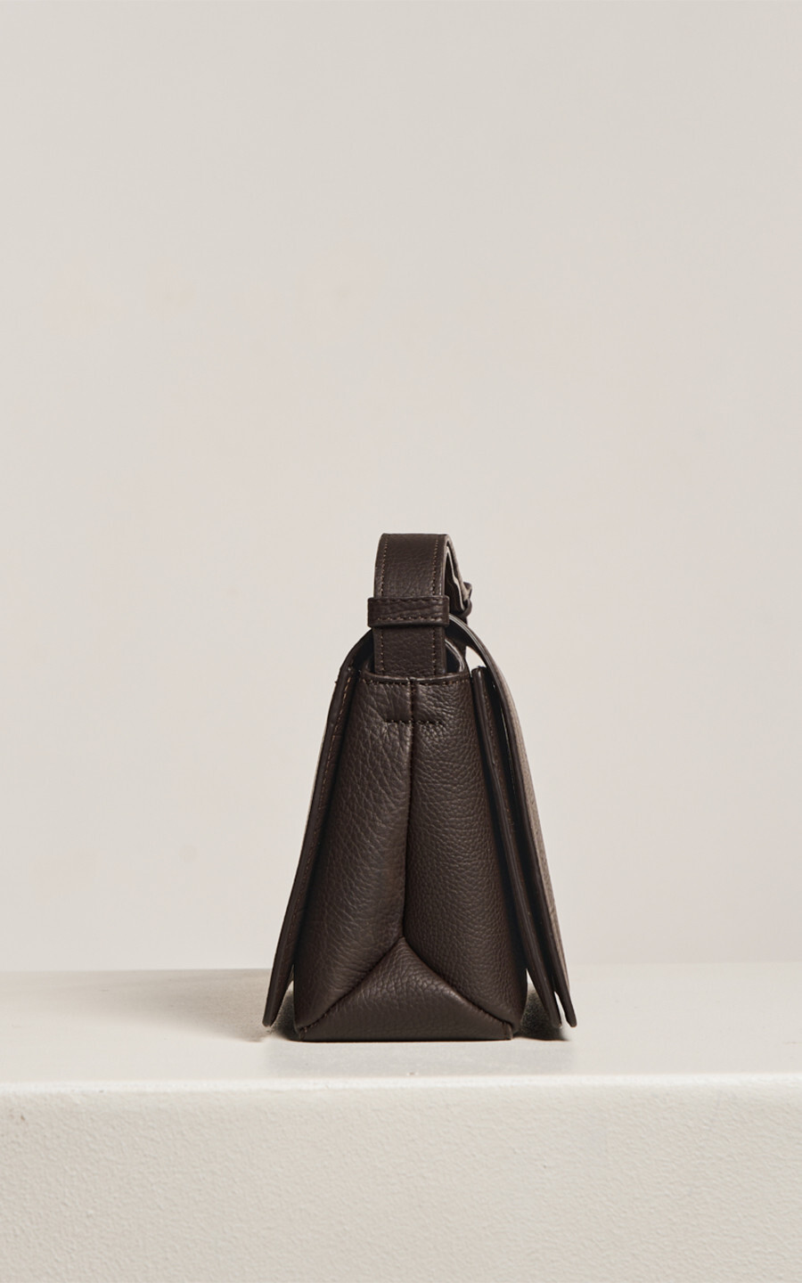 Donkerbruin Cross body image