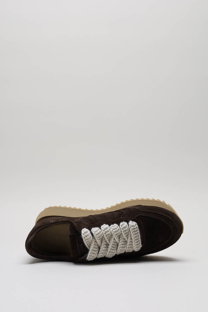 zoom in on Donkerbruin Sneaker image Donkerbruin Sneaker image