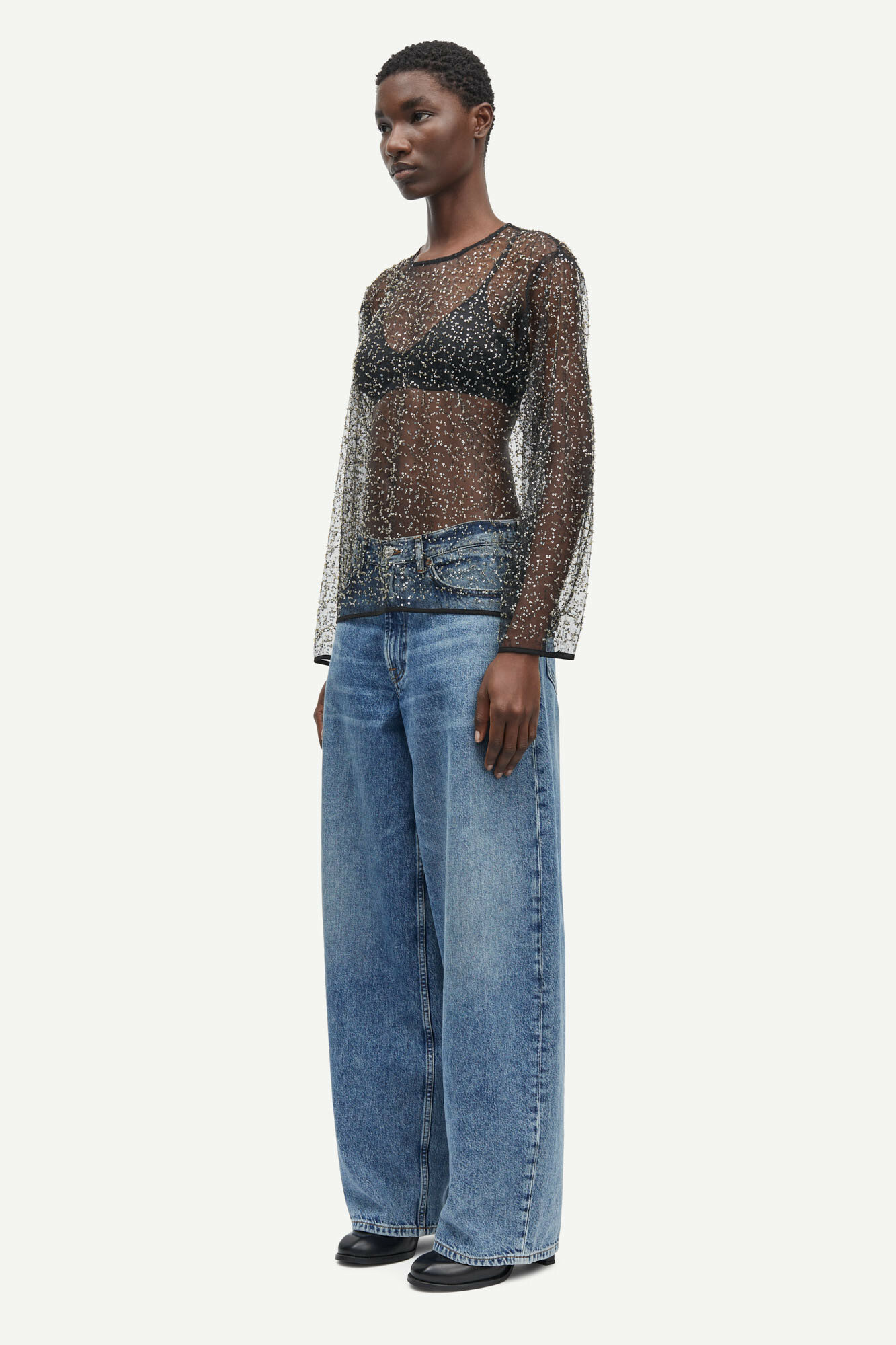 zoom in on Zwart Blouse image Zwart Blouse image