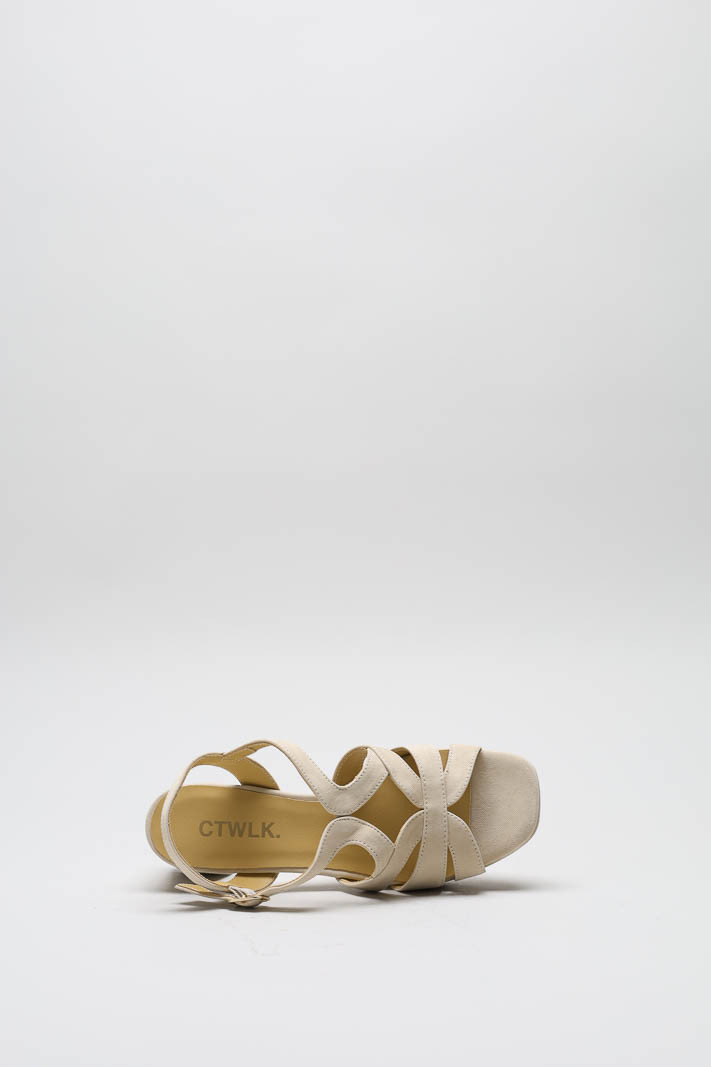 zoom in on Beige Sandaal hak image Beige Sandaal hak image