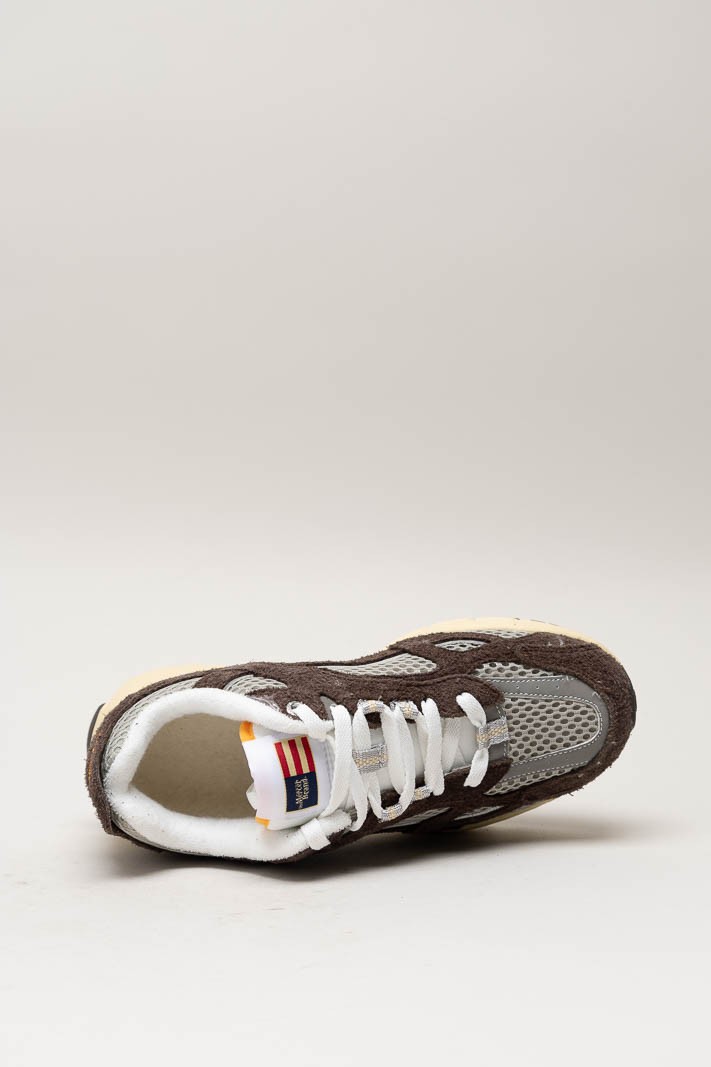 Bruin Sneaker image