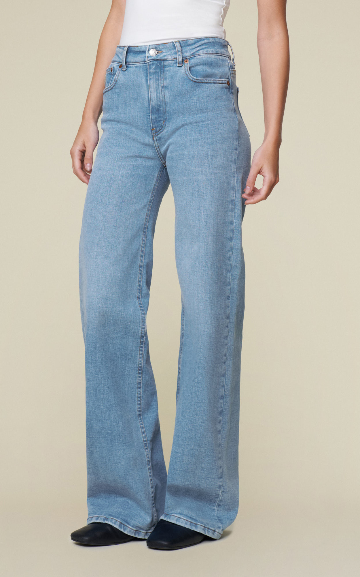 zoom in on Jeans Broek image Jeans Broek image