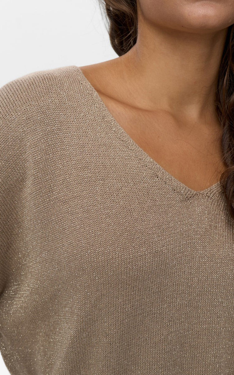 zoom in on Goud Sweater/trui image Goud Sweater/trui image