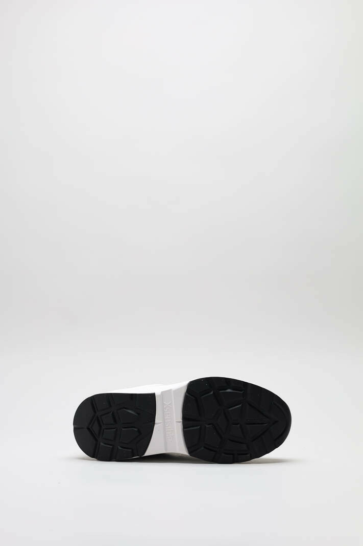 zoom in on Wit Sneaker image Wit Sneaker image
