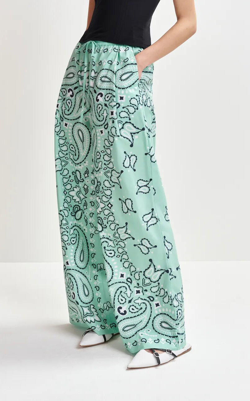 zoom in on Watergroen Broek image Watergroen Broek image
