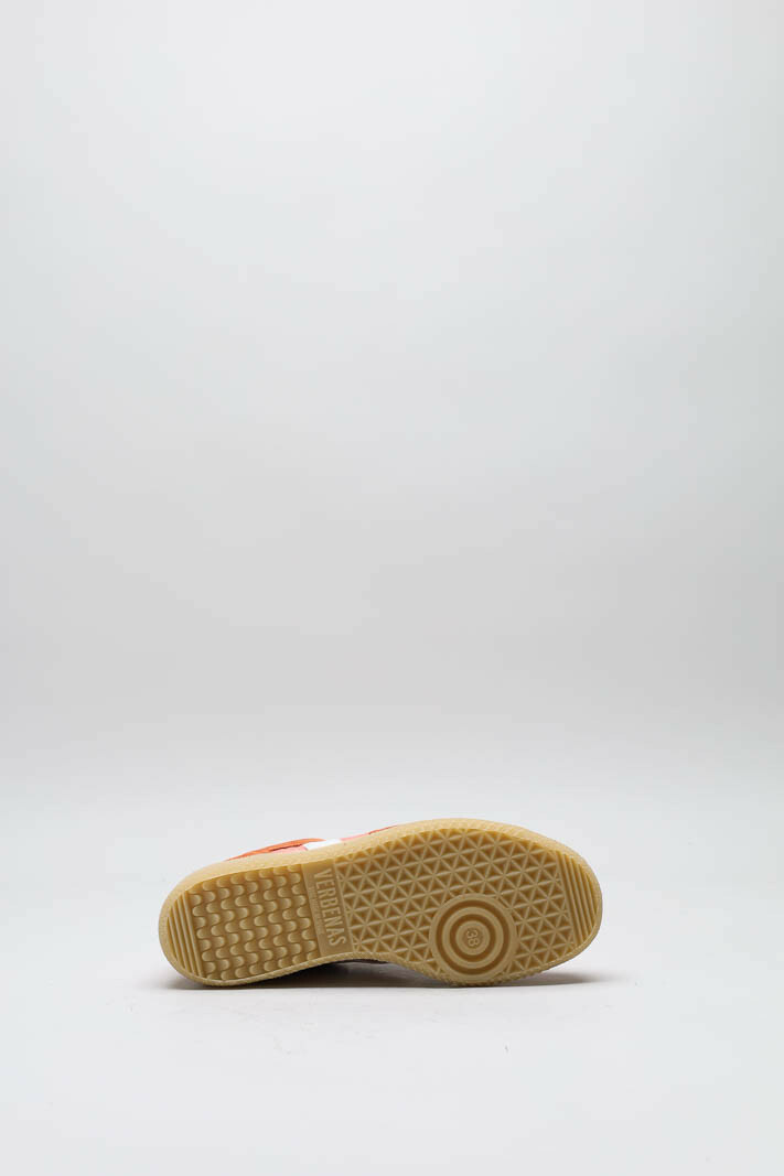 zoom in on Koraal Sneaker image Koraal Sneaker image