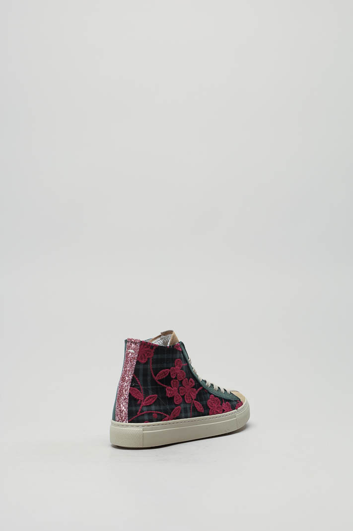 zoom in on Groen Sneaker image Groen Sneaker image
