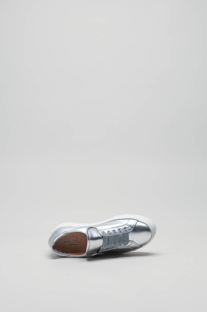 zoom in on Zilver Sneaker image Zilver Sneaker image