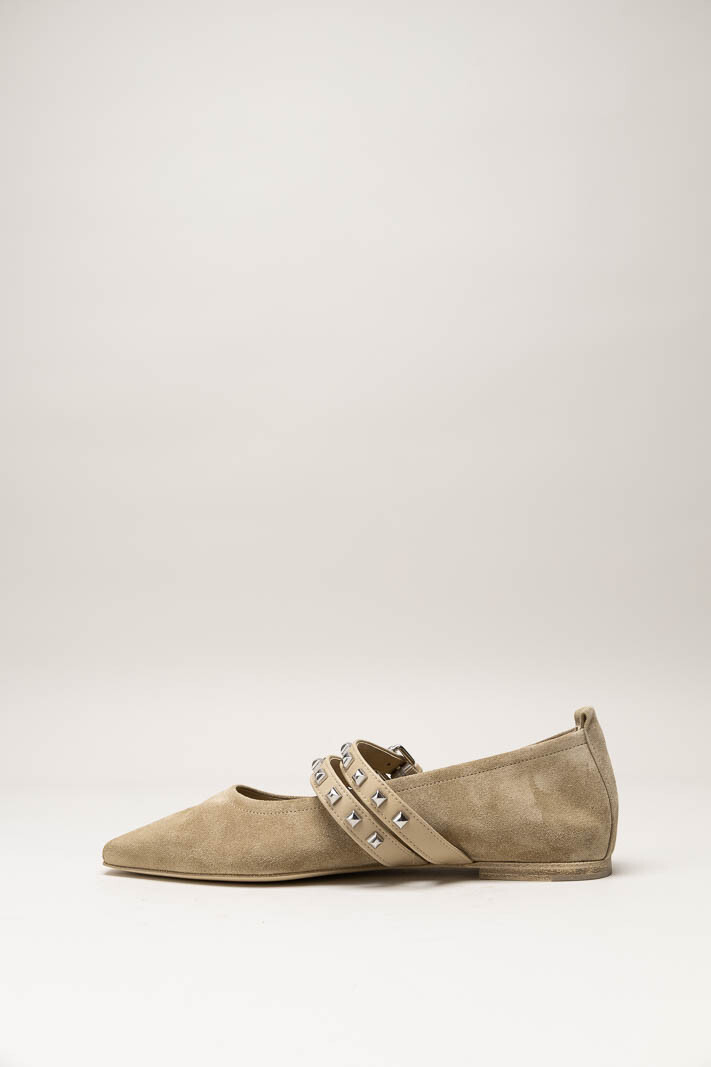 Beige Ballerina image