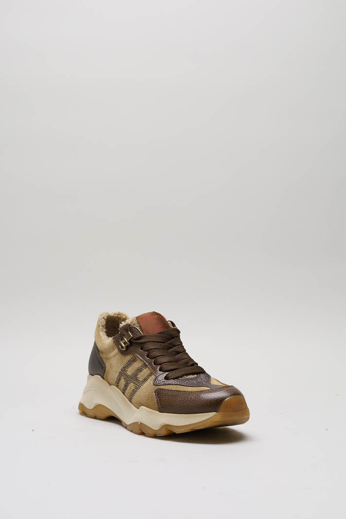 Camel Sneaker