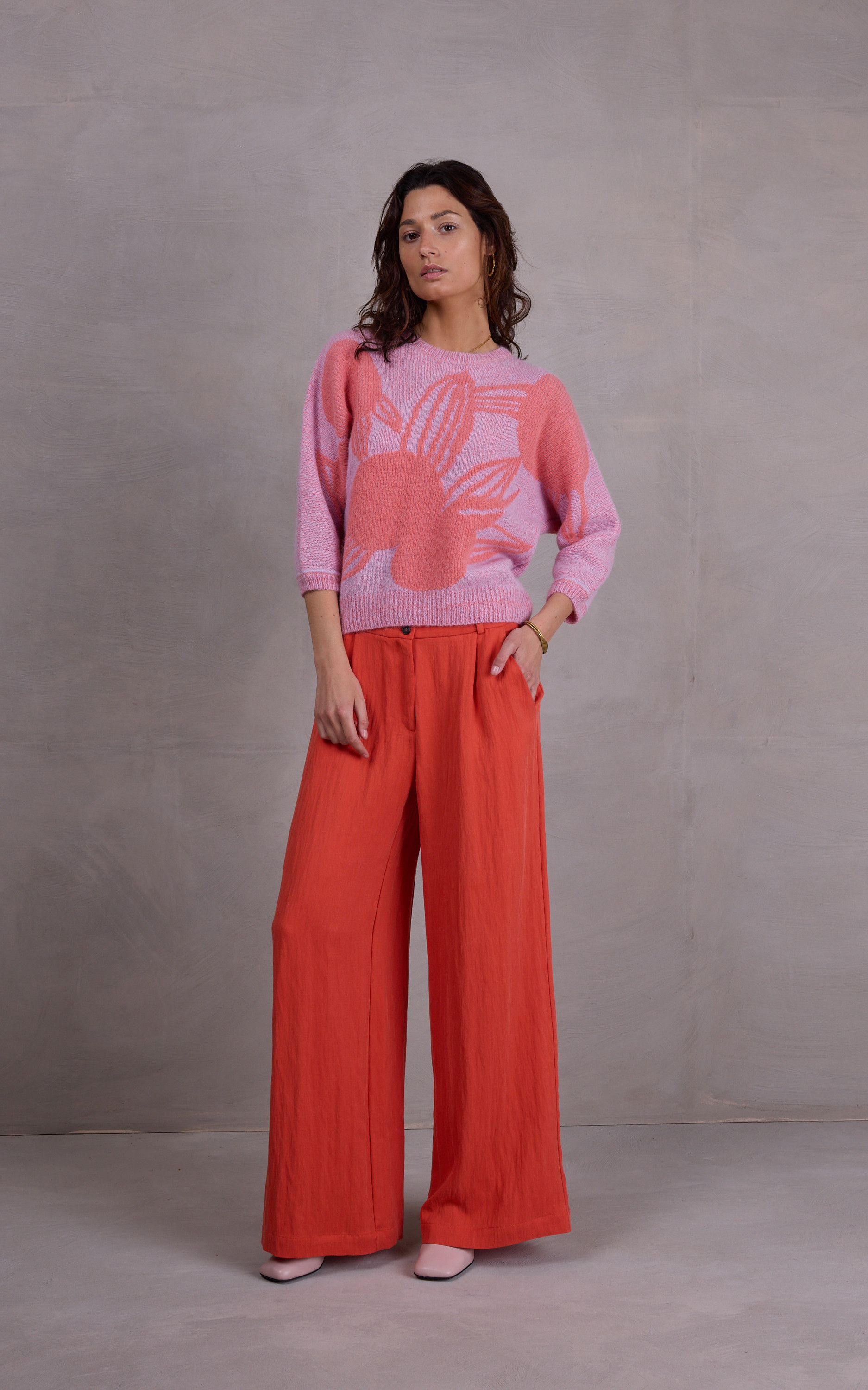 zoom in on Oranje Broek image Oranje Broek image