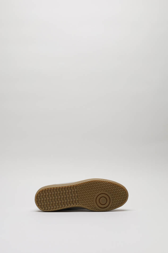 zoom in on Zilver Sneaker image Zilver Sneaker image