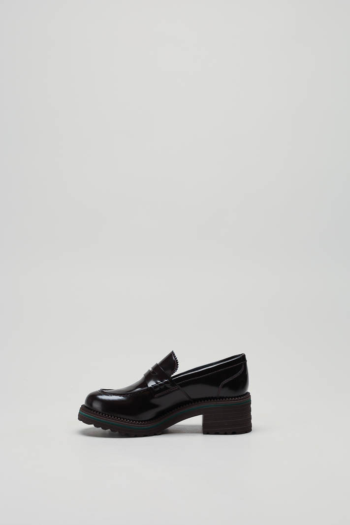 zoom in on Donkerbruin Mocassin hak image Donkerbruin Mocassin hak image