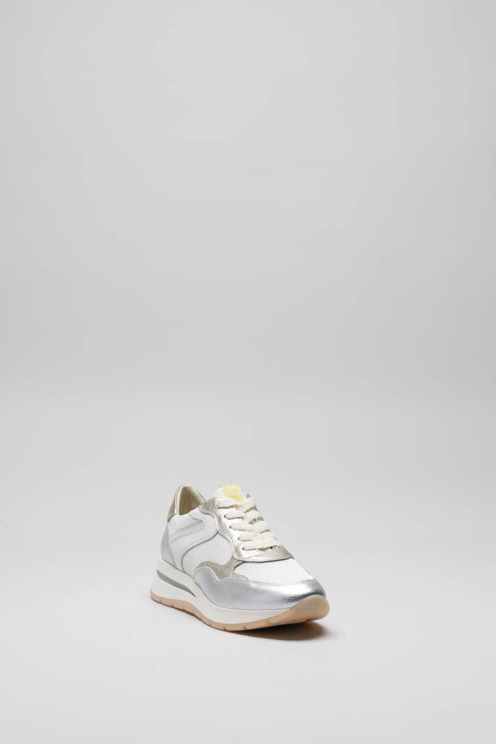 zoom in on Zilver Sneaker image Zilver Sneaker image