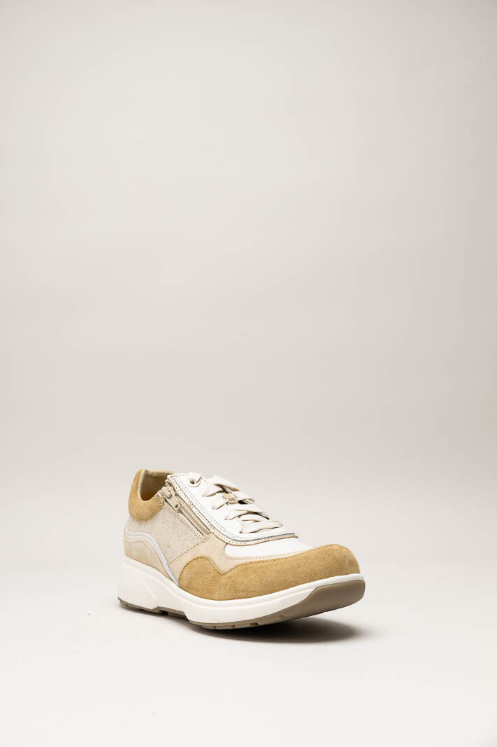 Beige Sneaker