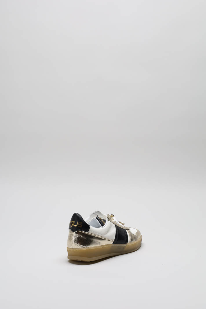 zoom in on Goud Sneaker image Goud Sneaker image