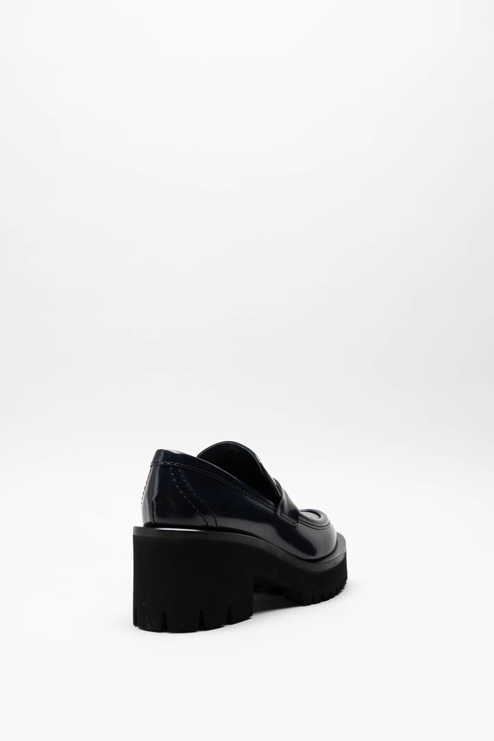 zoom in on Donkerblauw Mocassin hak image Donkerblauw Mocassin hak image